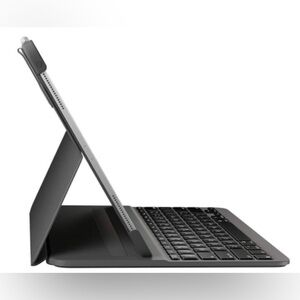 NWT - Logitech Slim Folio Pro IPad Case